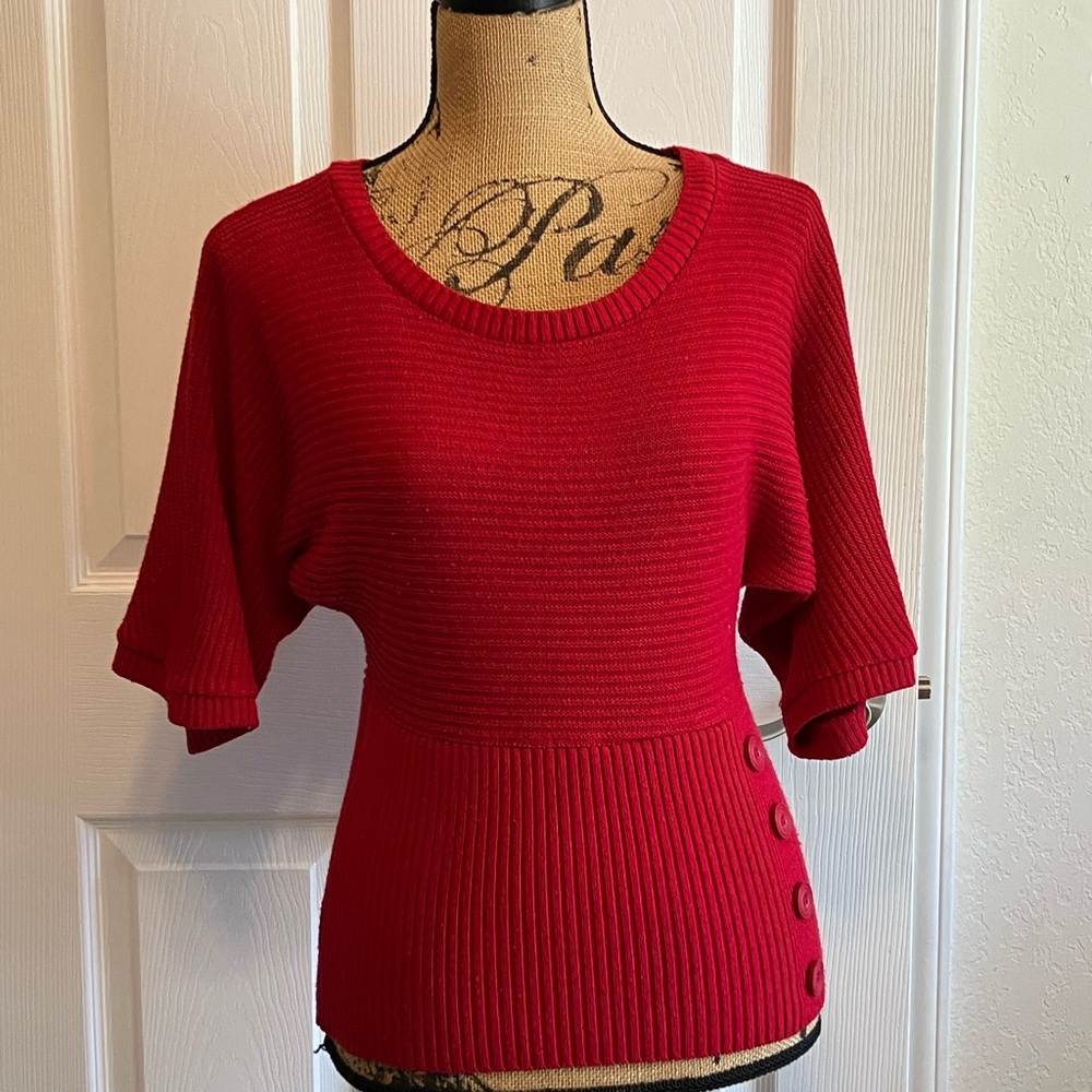 BCX Vintage 90’s Y2K Red Ribbed Knit fitted waist Sweater top with Button Detail